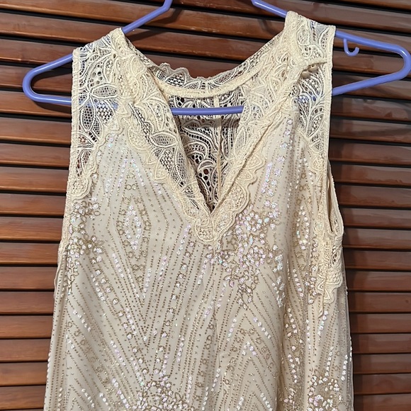 Size medium dress - Picture 4 of 5